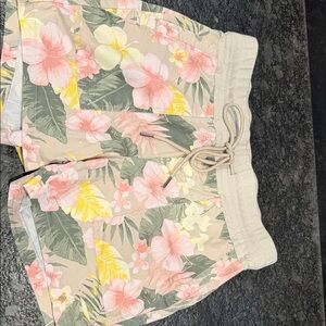 Tropical Floral Women's Shorts